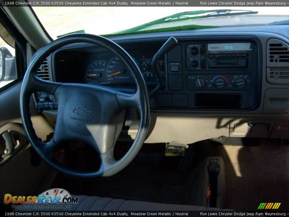 1998 Chevrolet C/K 3500 K3500 Cheyenne Extended Cab 4x4 Dually Meadow Green Metallic / Neutral Photo #17