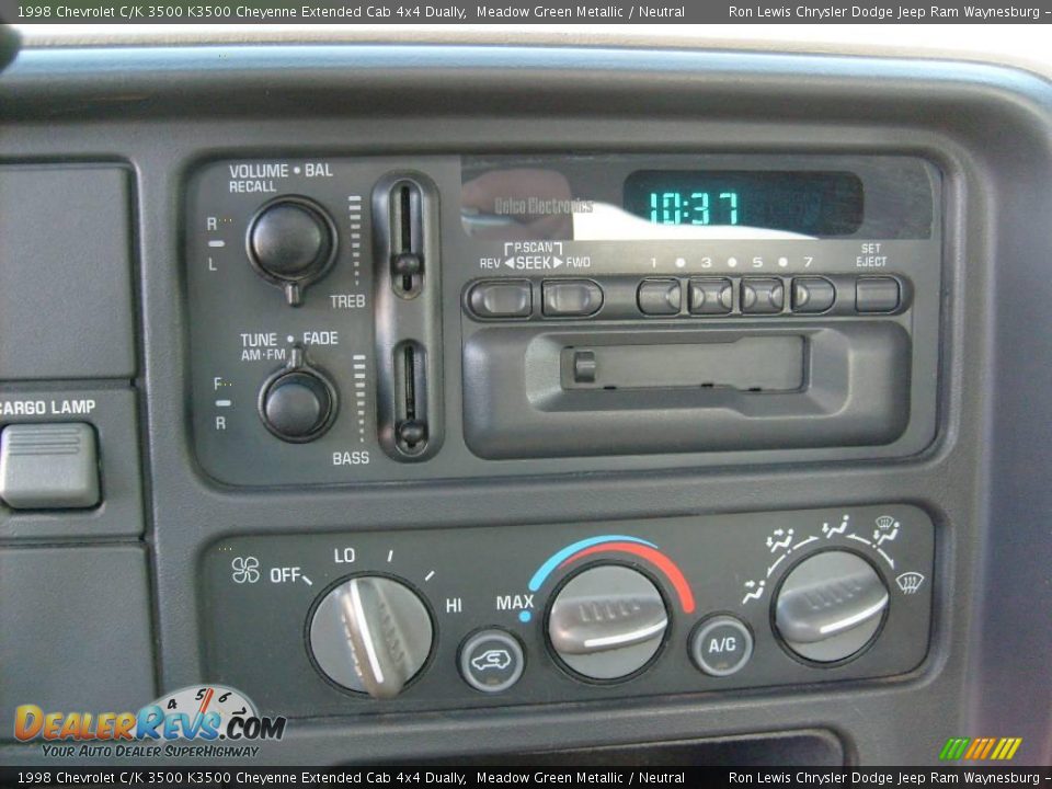 1998 Chevrolet C/K 3500 K3500 Cheyenne Extended Cab 4x4 Dually Meadow Green Metallic / Neutral Photo #24
