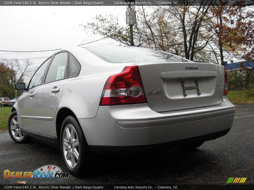 2006 Volvo S40 2.4i Electric Silver Metallic / Dark Beige/Quartz Photo #6