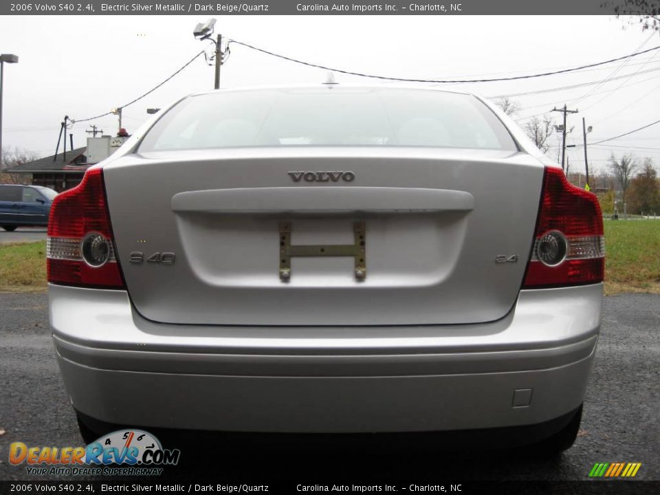 2006 Volvo S40 2.4i Electric Silver Metallic / Dark Beige/Quartz Photo #7