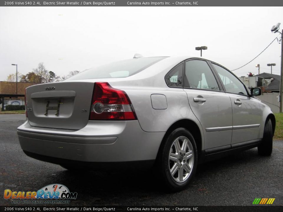 2006 Volvo S40 2.4i Electric Silver Metallic / Dark Beige/Quartz Photo #8