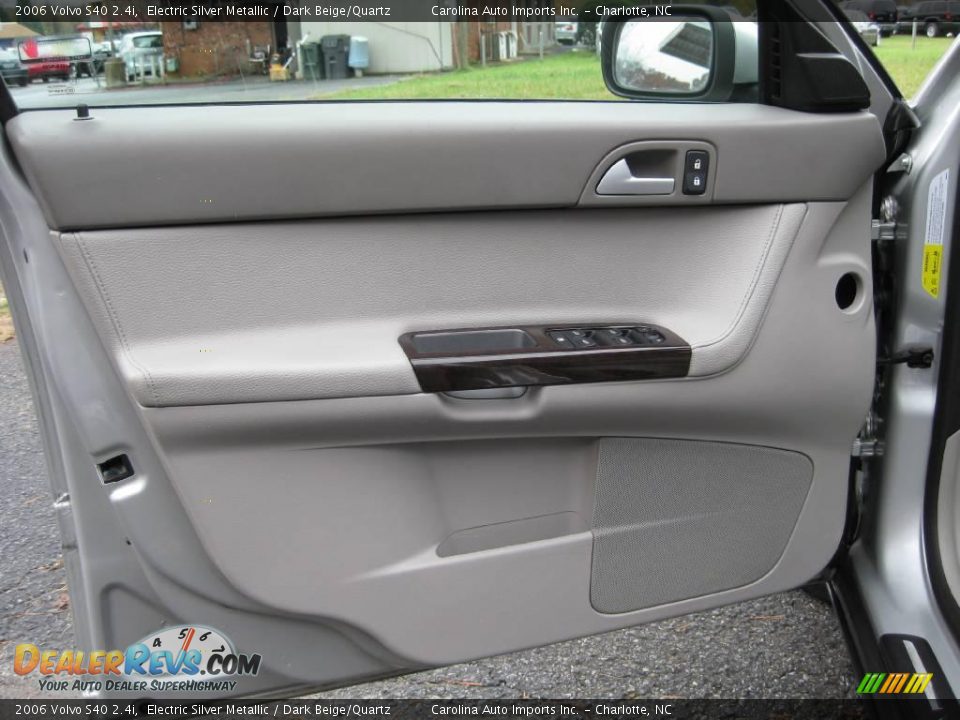 2006 Volvo S40 2.4i Electric Silver Metallic / Dark Beige/Quartz Photo #15