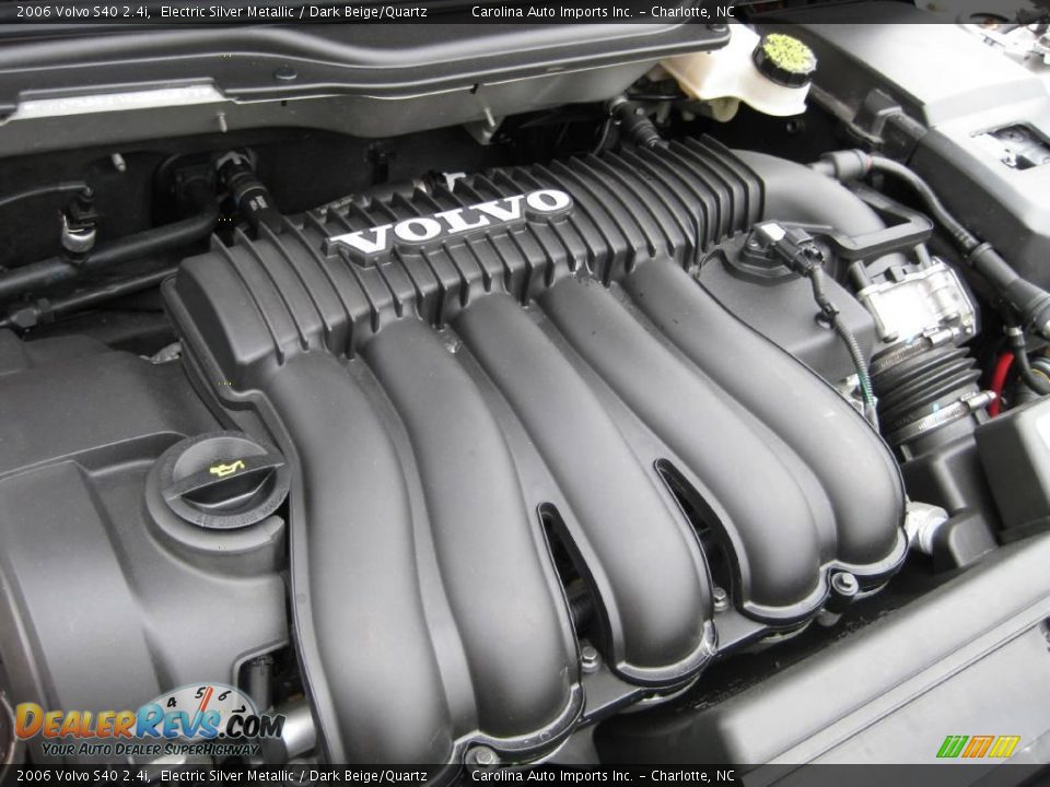 2006 Volvo S40 2.4i Electric Silver Metallic / Dark Beige/Quartz Photo #25