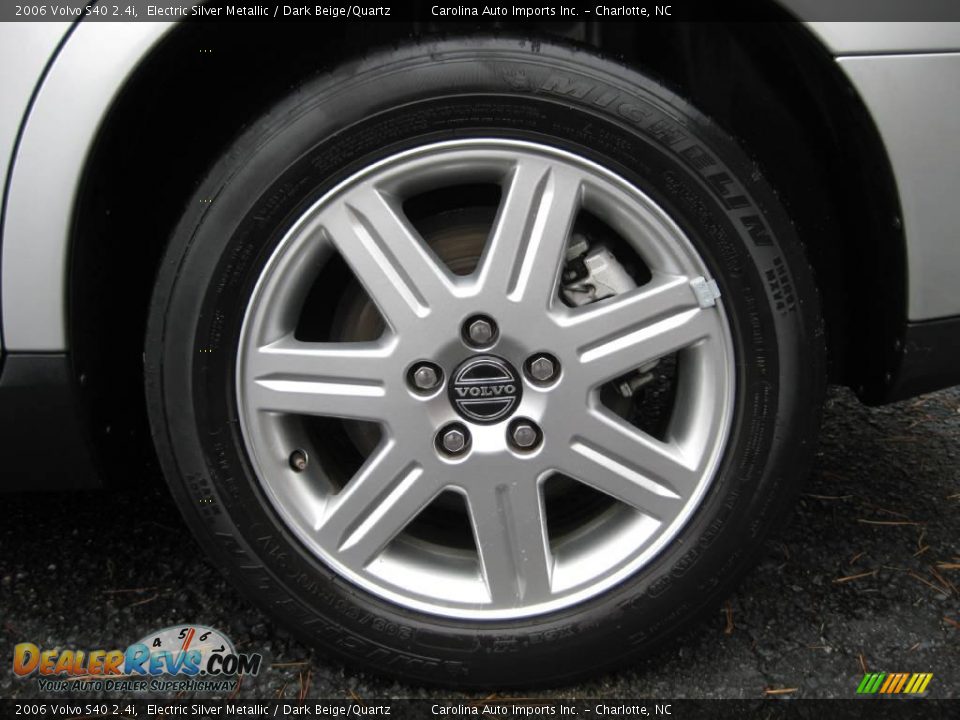 2006 Volvo S40 2.4i Electric Silver Metallic / Dark Beige/Quartz Photo #26