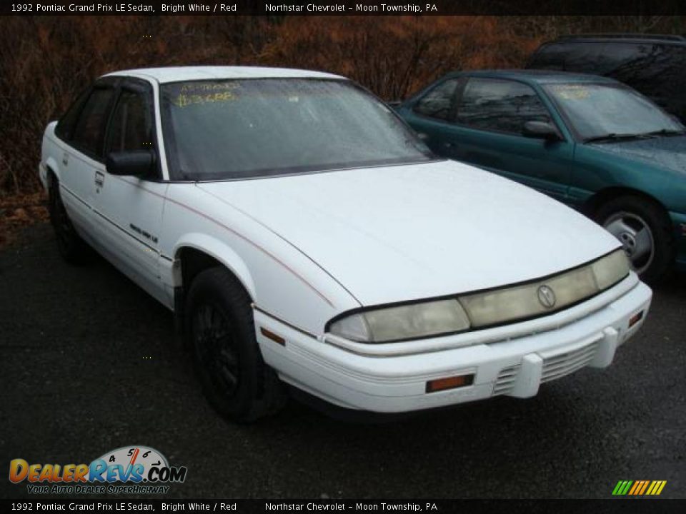 1992 Pontiac Grand Prix LE Sedan Bright White / Red Photo #1