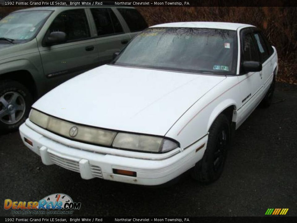 1992 Pontiac Grand Prix LE Sedan Bright White / Red Photo #4