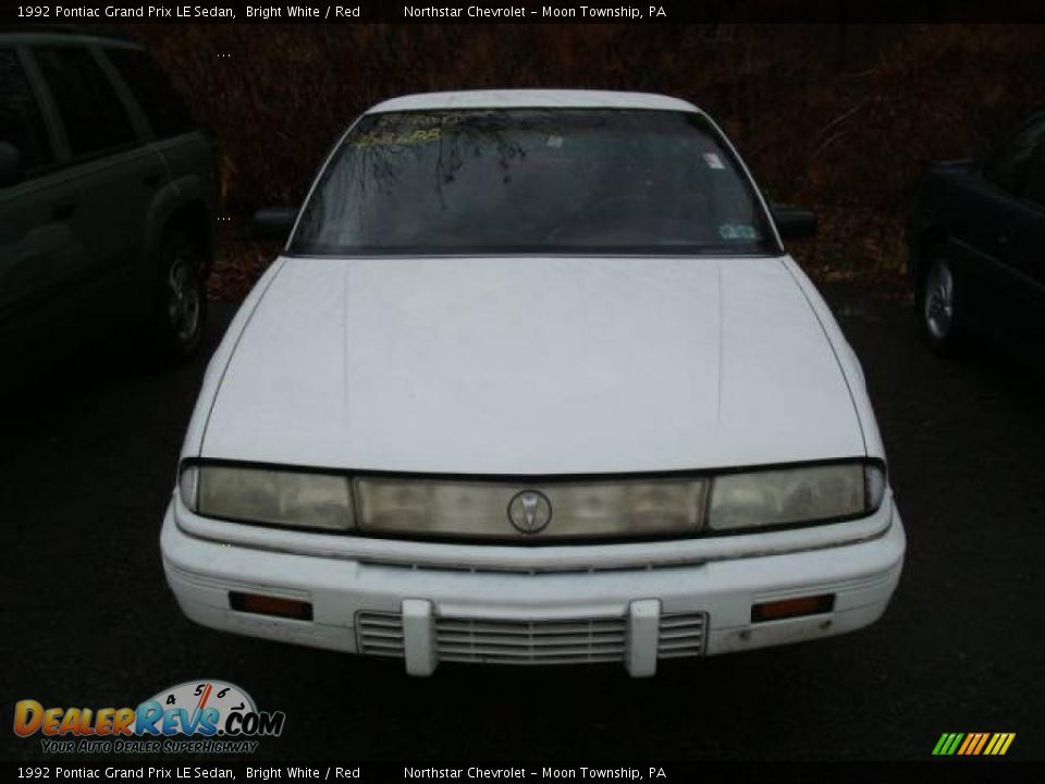 1992 Pontiac Grand Prix LE Sedan Bright White / Red Photo #5