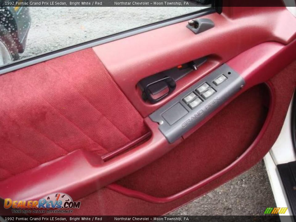 1992 Pontiac Grand Prix LE Sedan Bright White / Red Photo #11