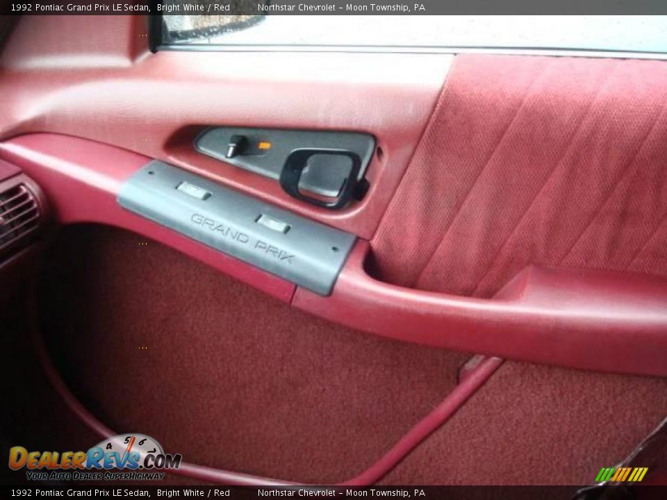 1992 Pontiac Grand Prix LE Sedan Bright White / Red Photo #12