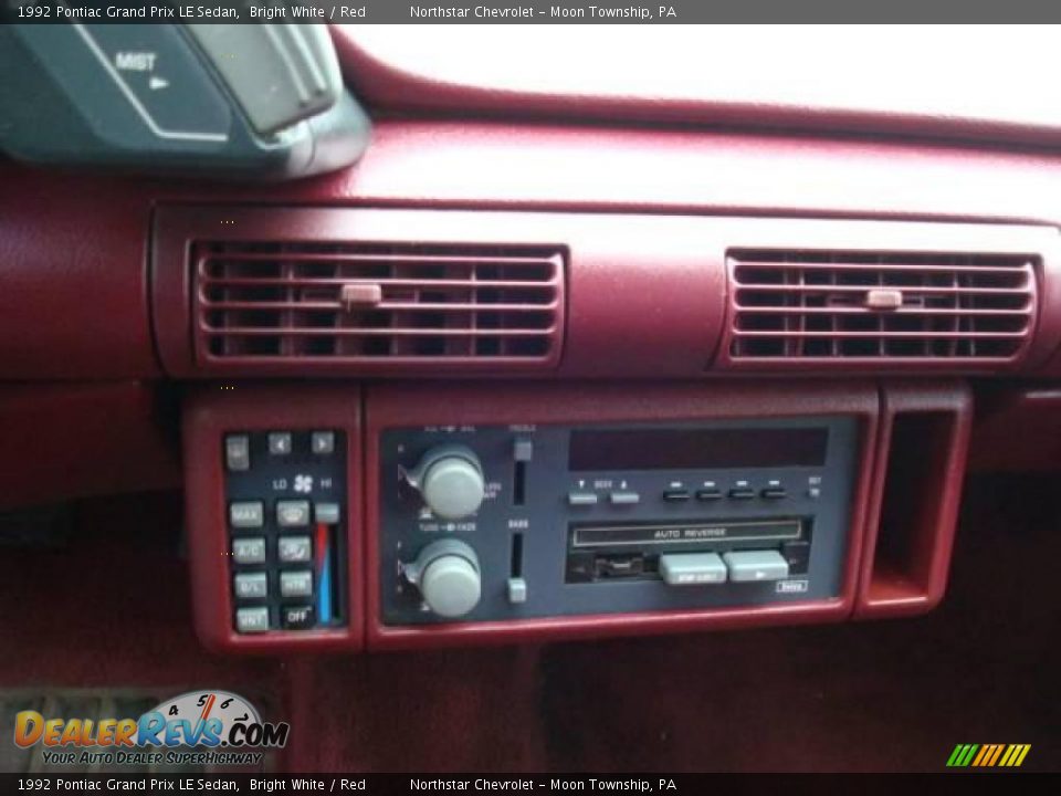 1992 Pontiac Grand Prix LE Sedan Bright White / Red Photo #13