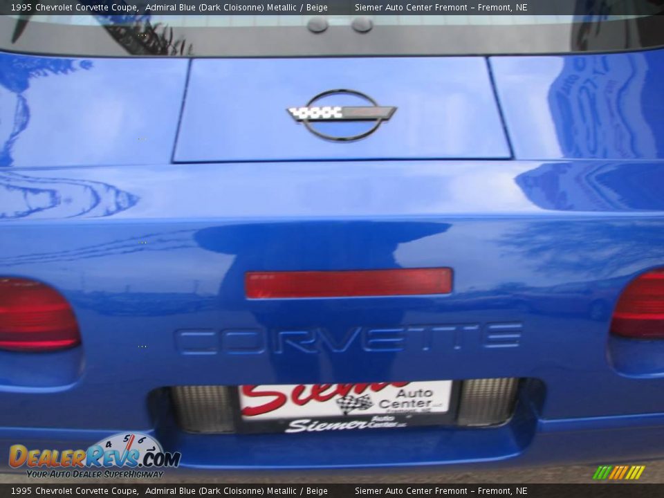 1995 Chevrolet Corvette Coupe Admiral Blue (Dark Cloisonne) Metallic / Beige Photo #7