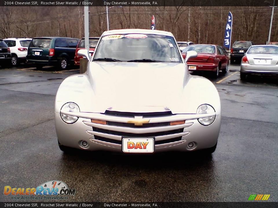 2004 Chevrolet SSR Ricochet Silver Metallic / Ebony Photo #2
