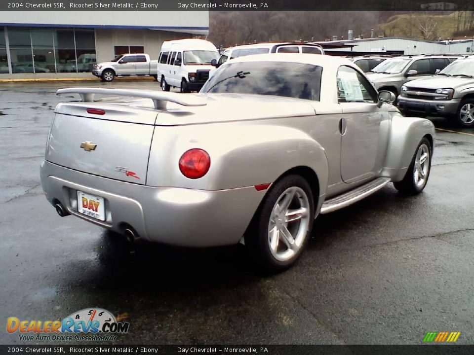 2004 Chevrolet SSR Ricochet Silver Metallic / Ebony Photo #7