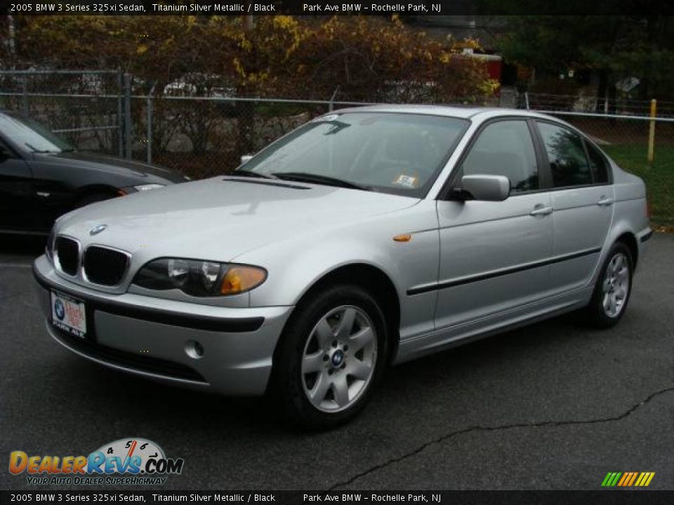 2005 BMW 3 Series 325xi Sedan Titanium Silver Metallic / Black Photo #4