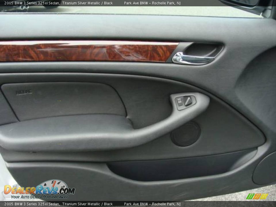 2005 BMW 3 Series 325xi Sedan Titanium Silver Metallic / Black Photo #9