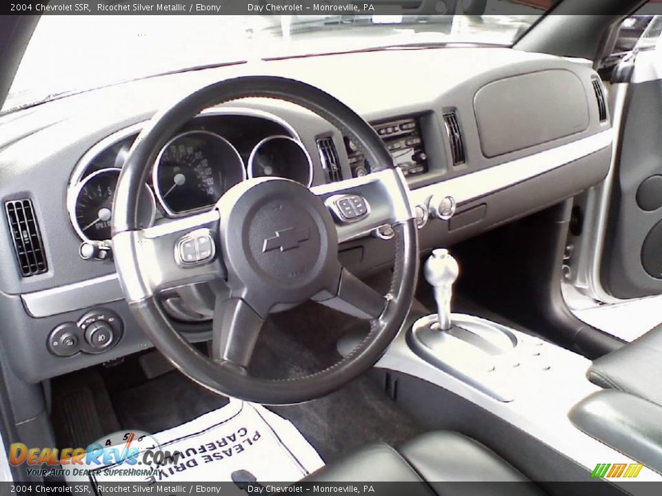 2004 Chevrolet SSR Ricochet Silver Metallic / Ebony Photo #13