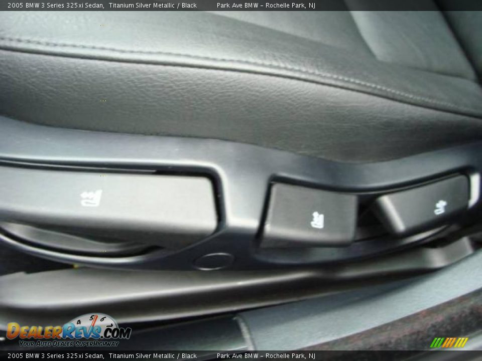 2005 BMW 3 Series 325xi Sedan Titanium Silver Metallic / Black Photo #11