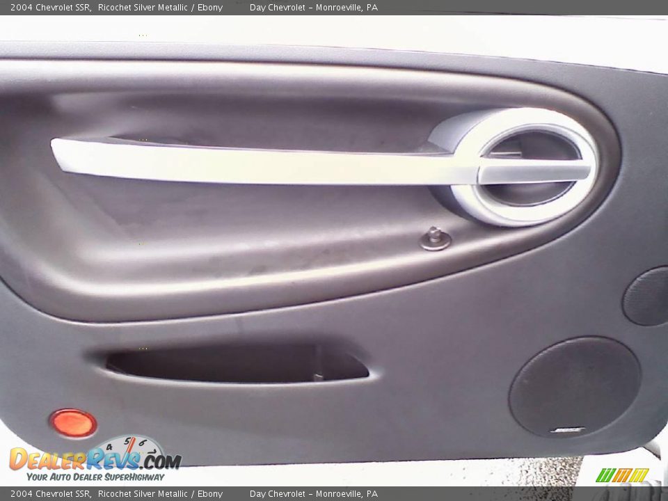 2004 Chevrolet SSR Ricochet Silver Metallic / Ebony Photo #15