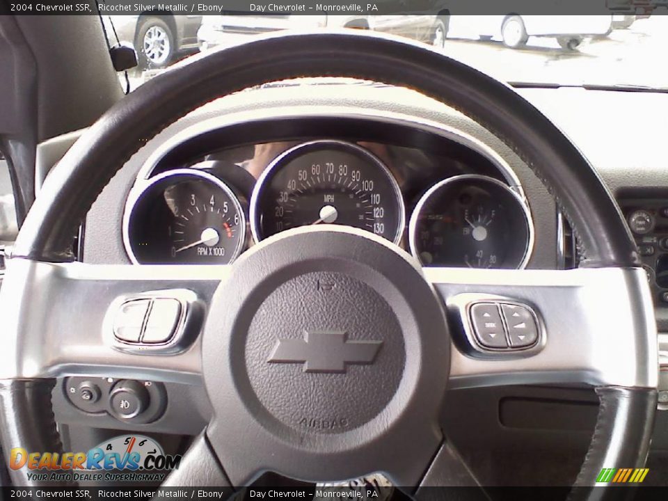 2004 Chevrolet SSR Ricochet Silver Metallic / Ebony Photo #18