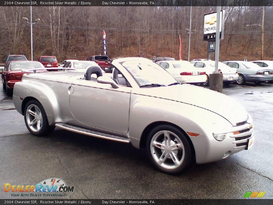 2004 Chevrolet SSR Ricochet Silver Metallic / Ebony Photo #19