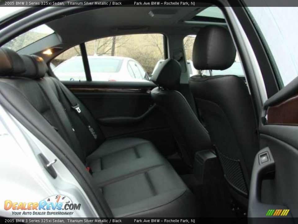 2005 BMW 3 Series 325xi Sedan Titanium Silver Metallic / Black Photo #20