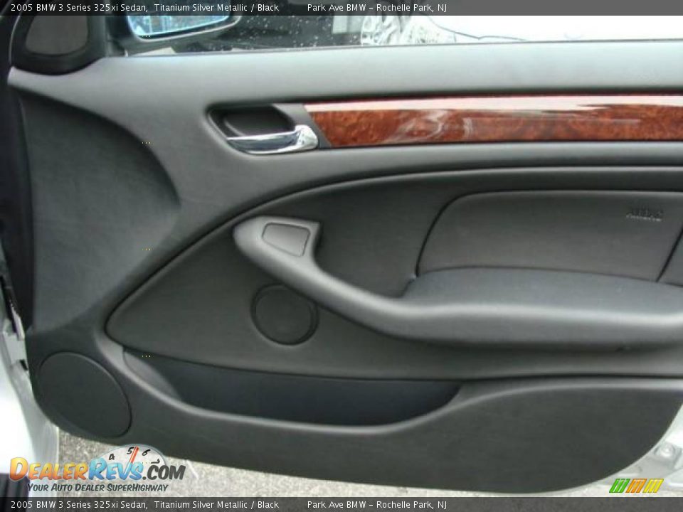 2005 BMW 3 Series 325xi Sedan Titanium Silver Metallic / Black Photo #21