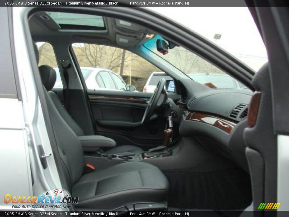 2005 BMW 3 Series 325xi Sedan Titanium Silver Metallic / Black Photo #22