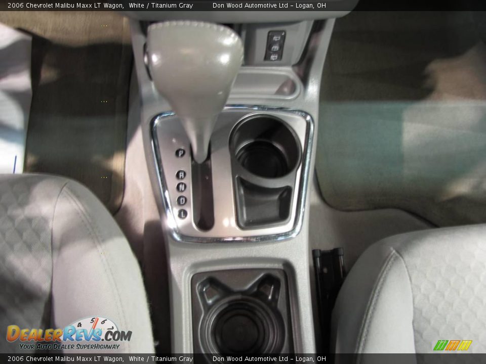 2006 Chevrolet Malibu Maxx LT Wagon White / Titanium Gray Photo #10