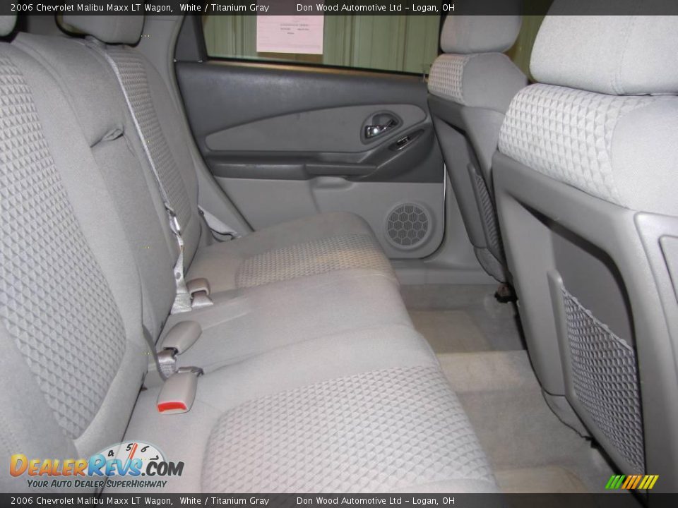 2006 Chevrolet Malibu Maxx LT Wagon White / Titanium Gray Photo #15