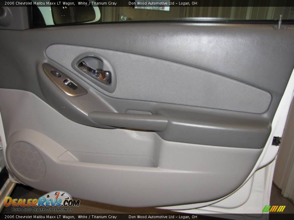 2006 Chevrolet Malibu Maxx LT Wagon White / Titanium Gray Photo #18