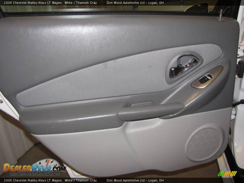 2006 Chevrolet Malibu Maxx LT Wagon White / Titanium Gray Photo #19