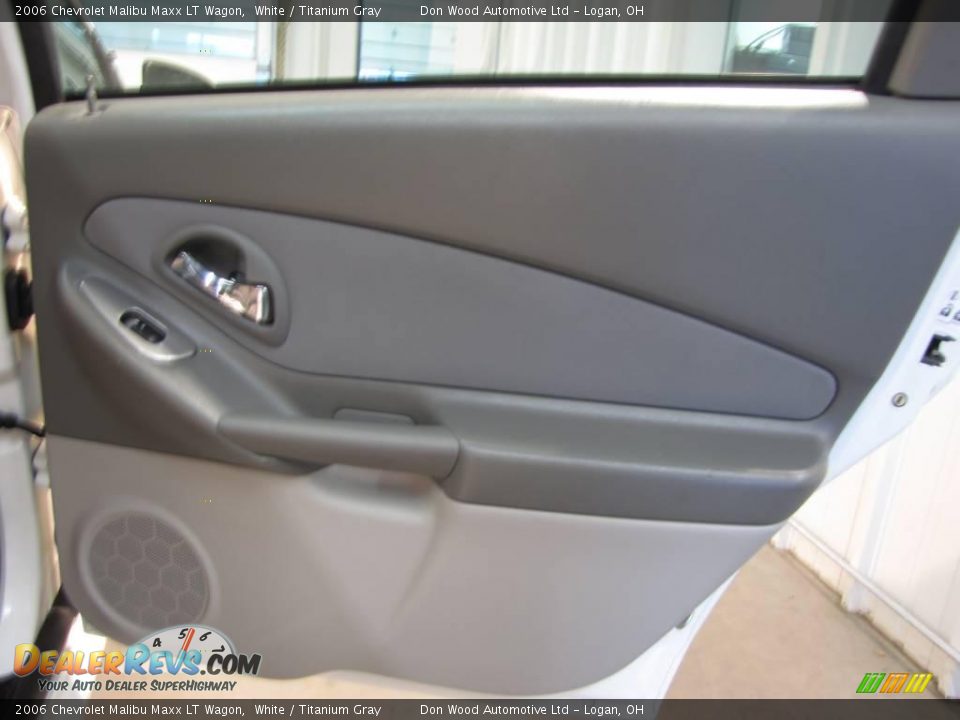 2006 Chevrolet Malibu Maxx LT Wagon White / Titanium Gray Photo #20