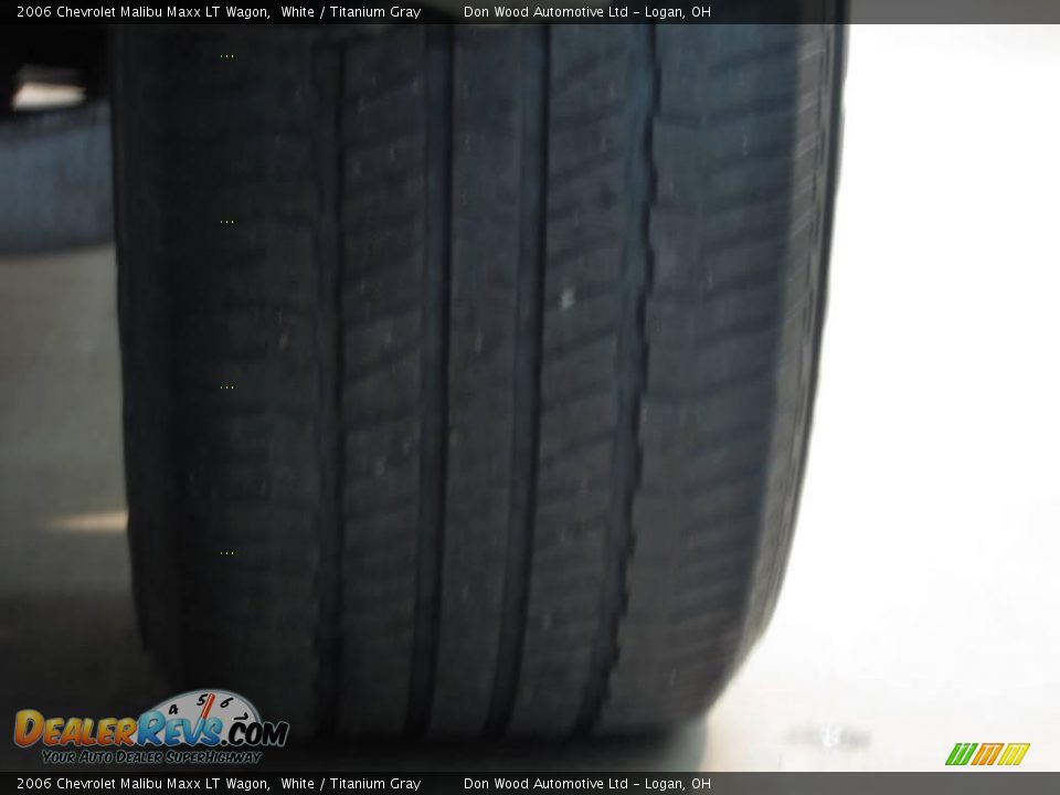 2006 Chevrolet Malibu Maxx LT Wagon White / Titanium Gray Photo #22