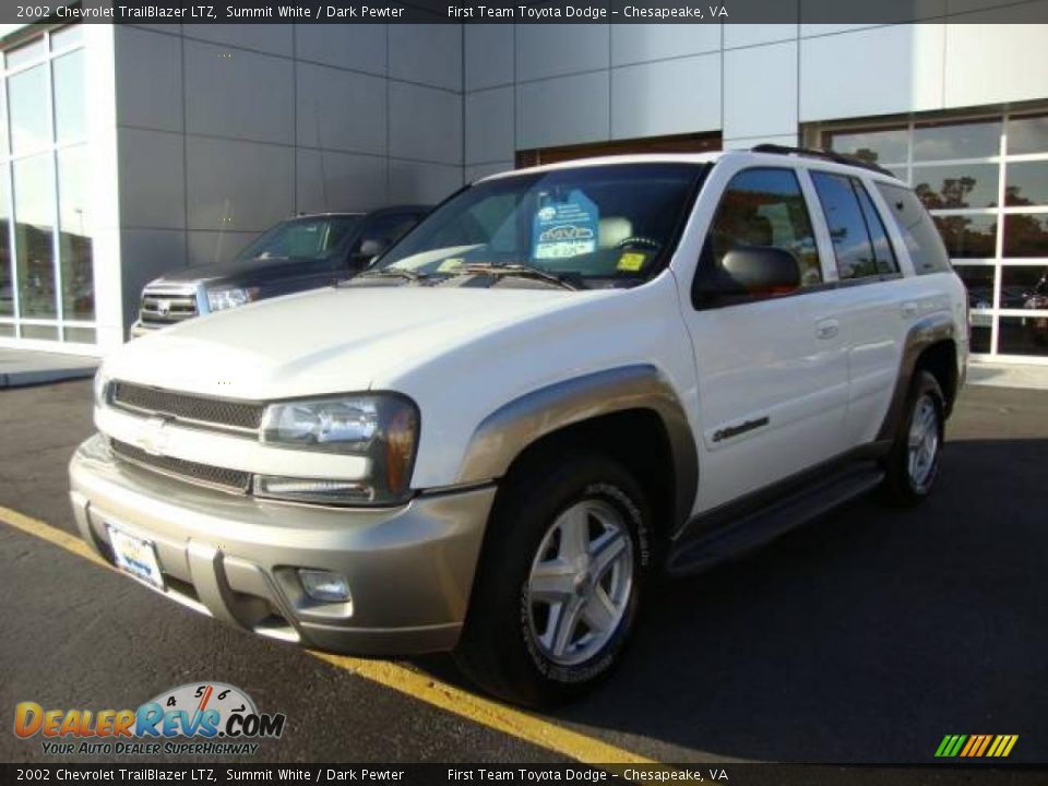 2002 Chevrolet TrailBlazer LTZ Summit White / Dark Pewter Photo #1