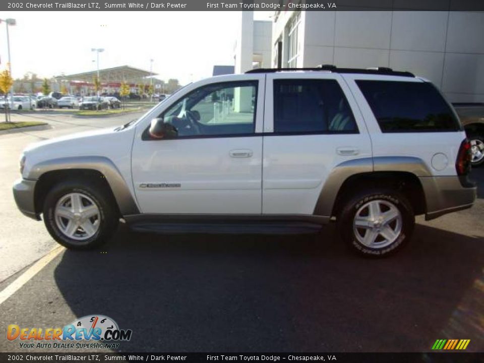 2002 Chevrolet TrailBlazer LTZ Summit White / Dark Pewter Photo #2