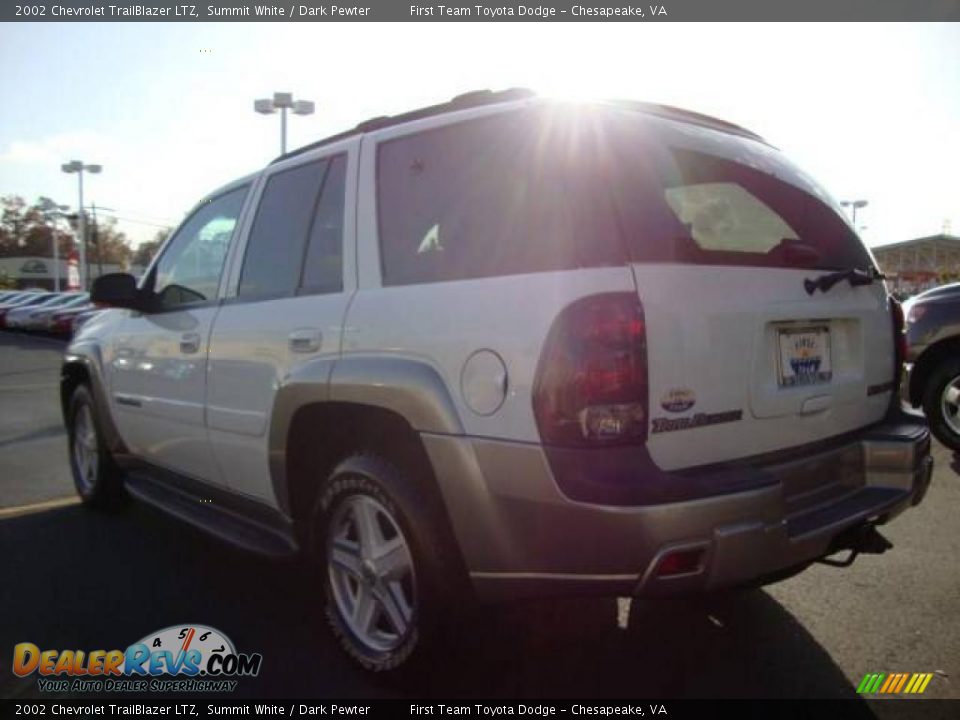 2002 Chevrolet TrailBlazer LTZ Summit White / Dark Pewter Photo #3