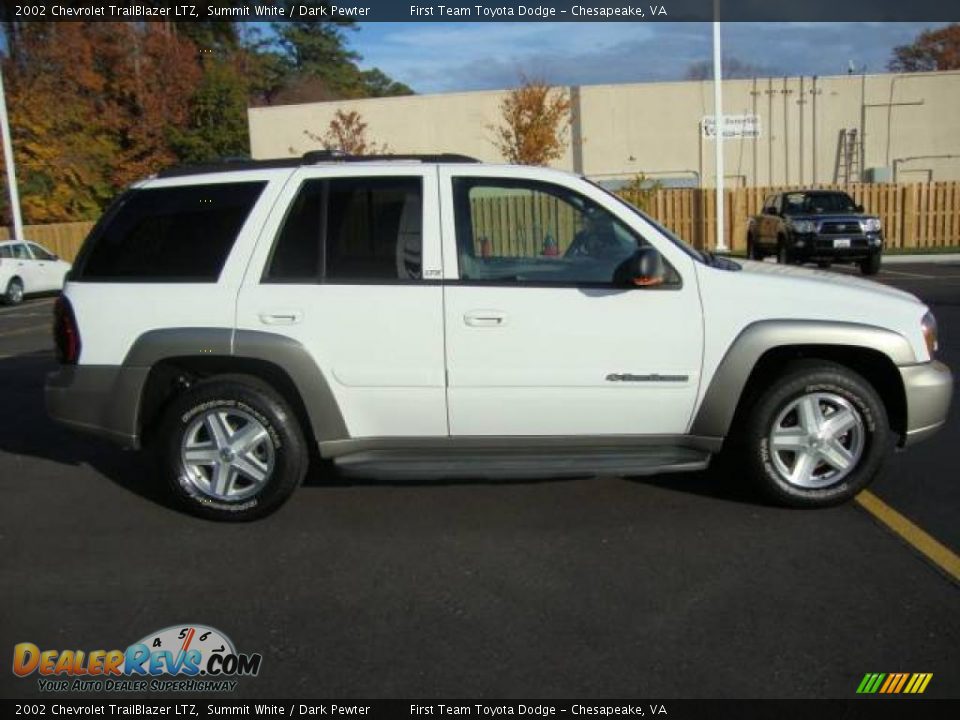 2002 Chevrolet TrailBlazer LTZ Summit White / Dark Pewter Photo #6