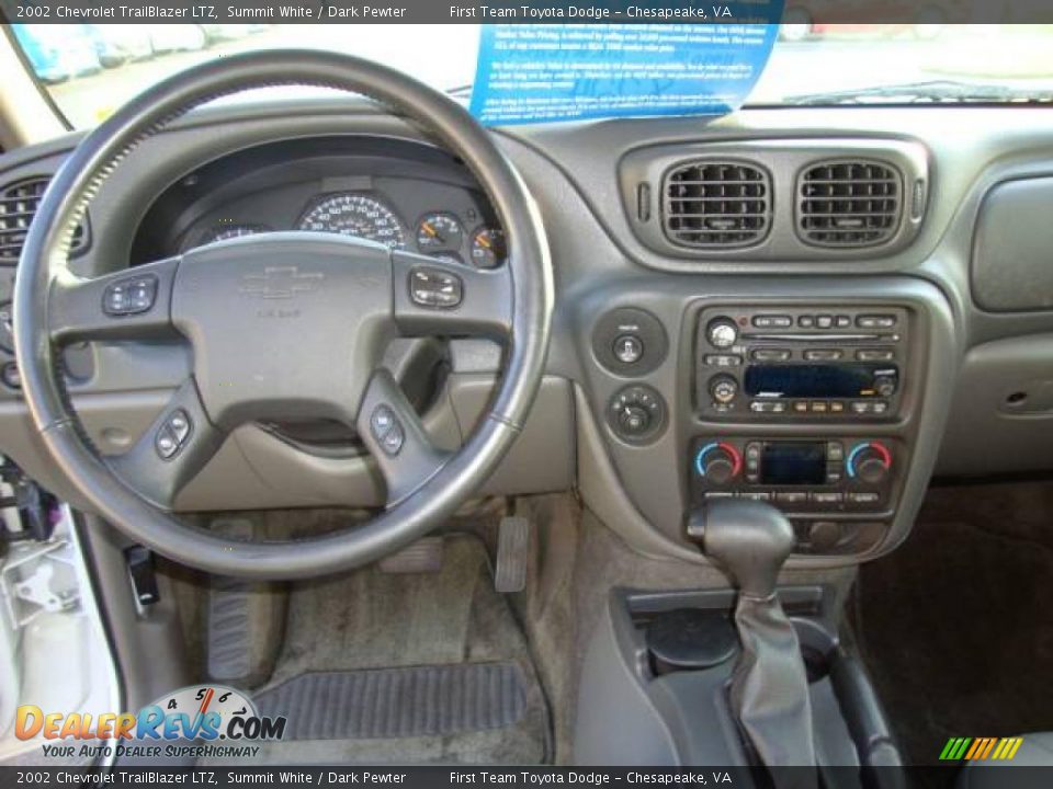 2002 Chevrolet TrailBlazer LTZ Summit White / Dark Pewter Photo #12