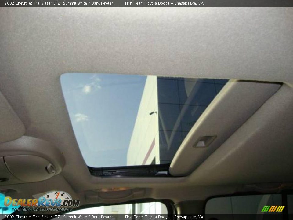 2002 Chevrolet TrailBlazer LTZ Summit White / Dark Pewter Photo #14