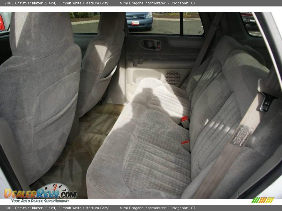 2001 Chevrolet Blazer LS 4x4 Summit White / Medium Gray Photo #10