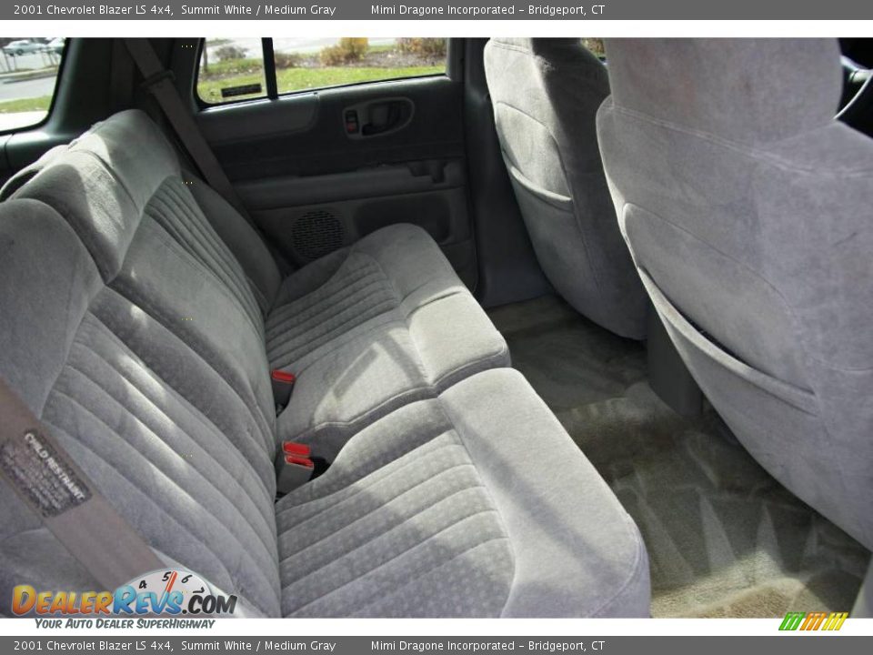 2001 Chevrolet Blazer LS 4x4 Summit White / Medium Gray Photo #11