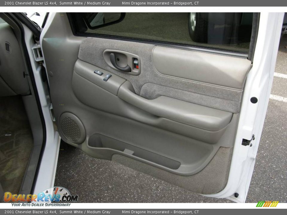 2001 Chevrolet Blazer LS 4x4 Summit White / Medium Gray Photo #15
