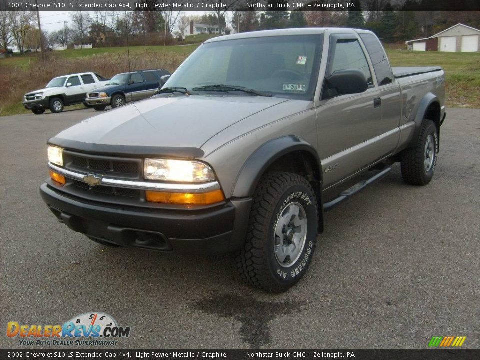 2002 Chevrolet S10 LS Extended Cab 4x4 Light Pewter Metallic / Graphite Photo #1