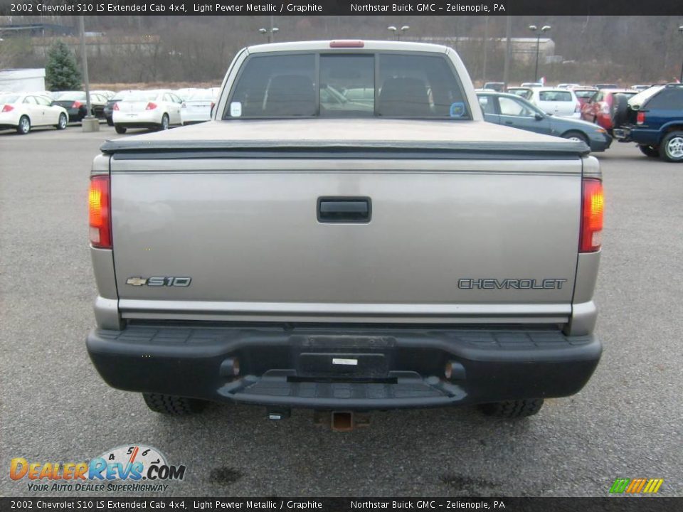 2002 Chevrolet S10 LS Extended Cab 4x4 Light Pewter Metallic / Graphite Photo #4