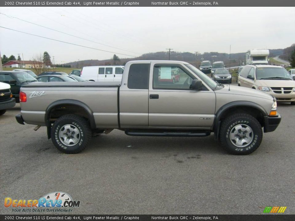 2002 Chevrolet S10 LS Extended Cab 4x4 Light Pewter Metallic / Graphite Photo #6