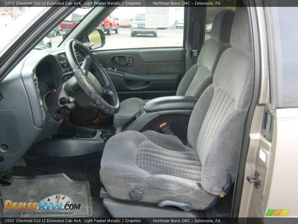 2002 Chevrolet S10 LS Extended Cab 4x4 Light Pewter Metallic / Graphite Photo #10