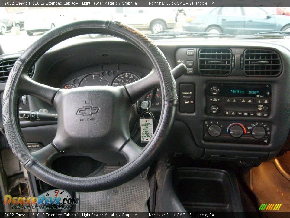 2002 Chevrolet S10 LS Extended Cab 4x4 Light Pewter Metallic / Graphite Photo #14