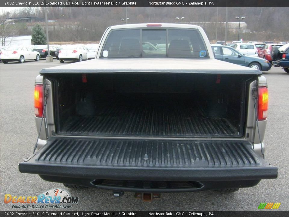 2002 Chevrolet S10 LS Extended Cab 4x4 Light Pewter Metallic / Graphite Photo #16