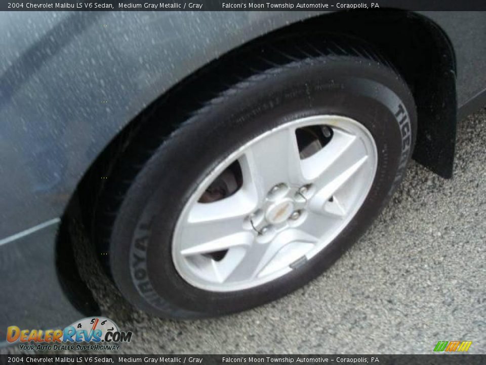 2004 Chevrolet Malibu LS V6 Sedan Medium Gray Metallic / Gray Photo #7