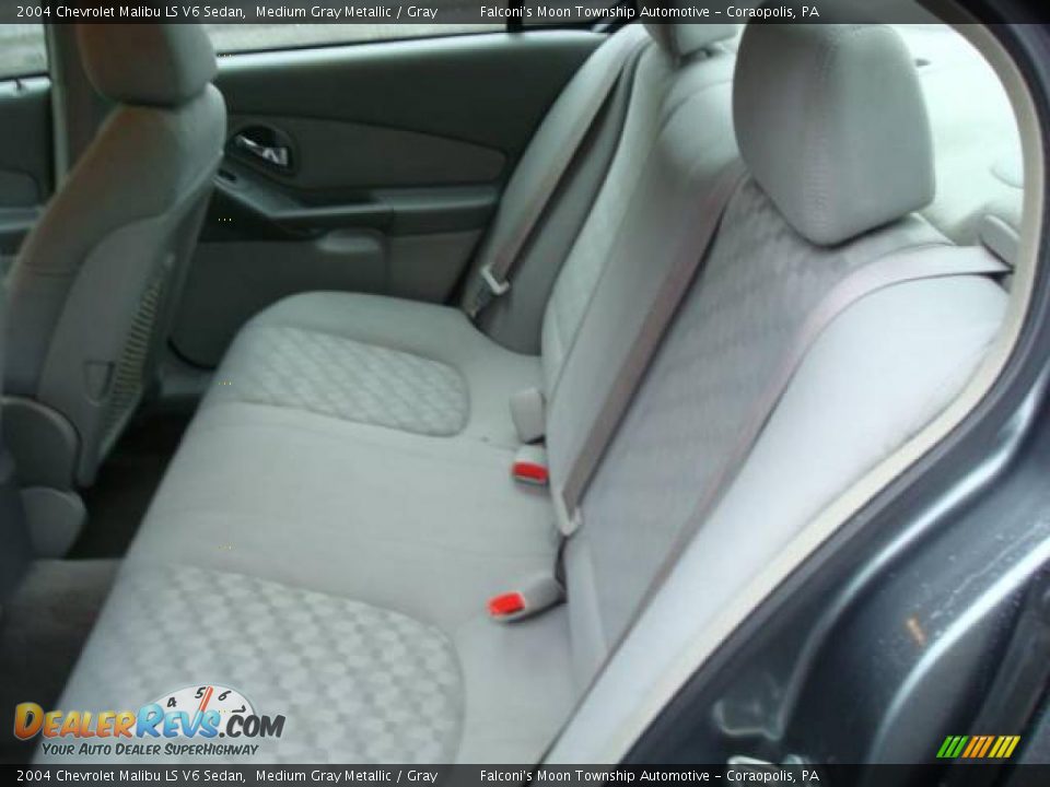 2004 Chevrolet Malibu LS V6 Sedan Medium Gray Metallic / Gray Photo #9